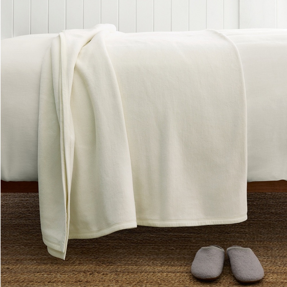 Garnet Hill - 100% German Cotton Fleece Queen Size Ivory Blanket